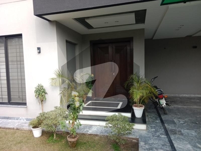 Sial Estate Offer 1 Kanal Brand New Uper Portion For Rent In Phase 1 Outclassed Location Near School Near Markit Near Hospital Near Shopping Mall Near Everything Fully Tield Floring DHA Phase 1