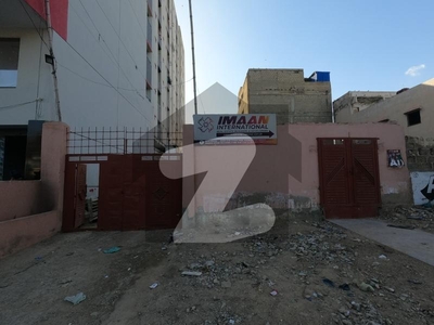 Stunning Main Double Road 590 Square Feet Flat In North Karachi - Sector 5-H Available North Karachi Sector 5-H