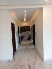 10 Marla 3rd Floor Flat For Sale. Askari 11 Sector B Apartments