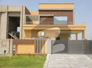 10 marla well maintained bungalow DHA DHA Phase 7