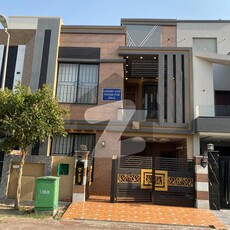 5 Marla Hot Location House For Sale In Sector E,Lahore Bahria Town Sector E