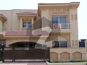 Good On Excellent Location 7 Marla House For Sale In Bahria Town Phase 8 - Umer Block Bahria Town Phase 8 Umer Block