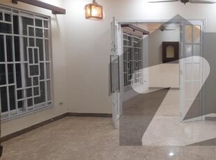 Prime Location 1 Kanal Lower Portion For Rent In Islamabad I-8/2
