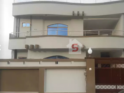 8 Bedroom House For Sale in Azad