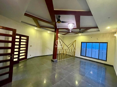 10 Marla House for Sale In Bahria Town, Lahore