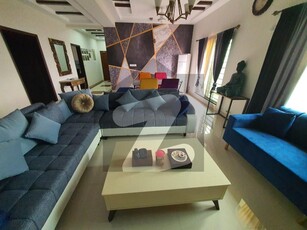 10 MARLA FULLY FURNISHED LUXURY APARTMENT WITH HOT LOCATION AVAILABLE FOR RENT Askari 11