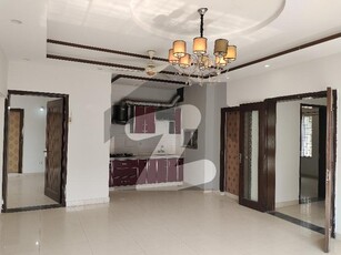 10 marla house for rent in sector c Bahria Town