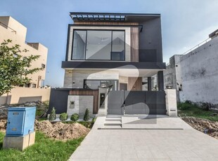 5 Marla Moderen Design Brand New Top Location Villa For Rent DHA Phase 6
