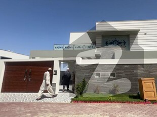 500sq Yard Luxury Villa FOR SALE. 2km From Entrance Of BTK. 6 Bed DDL 2 Kitchens Bahria Town Precinct 4