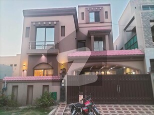 8 Marla House For Rent in Bahria Town Lahore Bahria Town
