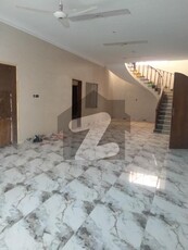 BEAUTIFUL INDEPENDENT COMMERCIAL HOUSE AVAILABLE FOR RENT ! Gulshan-e-Iqbal Block 10