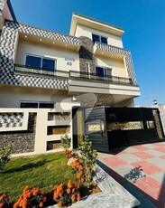 G13. 8 MARLA 30X60 BRAND NEW LUXURY HOUSE FOR SALE PRIME LOCATION G13.G14 ISB G-13