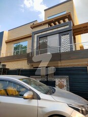 NEAR BEACON HOUSE SCHOOL 10 MARLA LIKE NEW UPPER PORTION AVAILEBAL FOR RENT IN BAHRIA TOWN LAHORE Bahria Town Janiper Block