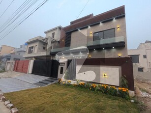 10 Marla Modern House For Sale In F Block Central Park Lahore Central Park Block F