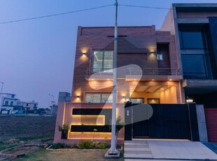 5 Marla Modern Stylish Luxury Brand New House Available For rent In Dha Phase 9 Town Lahore DHA 9 Town Block C