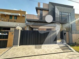 10 MARLA HOUSE FOR SALE IN BAHRIA TOWN LAHORE Bahria Town Sector F
