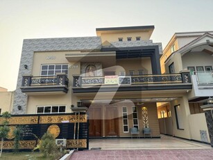 Hot Deal . 12 Marla Brand New Park Face House For Sale In Block D Media Town