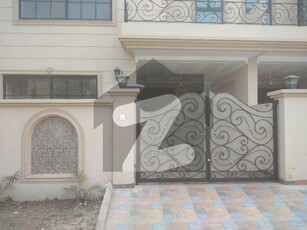 House Is Available For sale In Green City Green City
