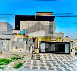 10 Marla brand new house Modern look house available for sale in F-block Central Park Block F
