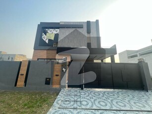 10 MARLA HOUSE FOR RENT IN DHA PHASE 1 DHA Phase 1