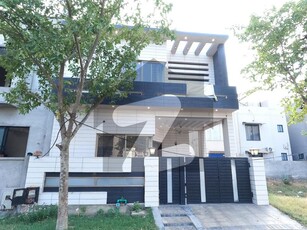 3 Beds 5 Marla Modren New House for Sale in DHA 9 Town Lahore. DHA 9 Town