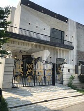 5 Marla Luxury House Available For RENT In DHA Phase 9 Town Lahore DHA 9 Town Block D