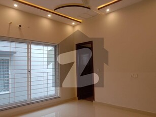 A 480 Square Feet Flat In Lahore Is On The Market For rent Bahria Town Sector E