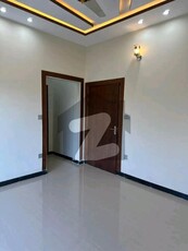 BEAUTIFUL 10 MARLA HOUSE FOR RENT AVAILABLE WITH GAS Paragon City