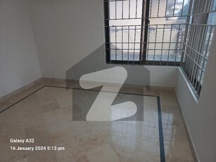 F-11/4 1kanal 6bed Full House Triple Story Available For Rent. F-11/4