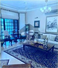 F-7 2000 Sqyd Margalla Road Best Location House for Sale F-7