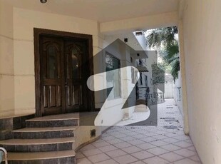 Good 500 Square Yards House For Rent In F-7 F-7