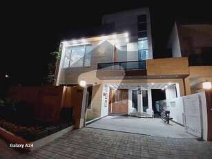 Like Brand New 10 Marla Portion For Rent In Phase 8 Bahria Town Bahria Greens Overseas Enclave Sector 2