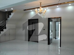 Prominently-Located House Available In Khayaban-e-Amin For sale Khayaban-e-Amin