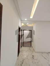 10 MARLA BRAND NEW LUXURY APARTMENT AVAILABLE FOR SALE IN ASKARI 11 Askari 11