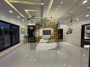 2 KANAL LIKE A BRAND NEW UPPER PORTION FOR RENT IN BABAR BLOCK BAHRIA TOWN LAHORE Bahria Town Babar Block