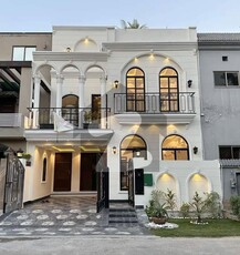 5 Marla brand new house For Rent Bahria Town Sector D