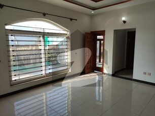 Prime Location 10 Marla Upper Portion For rent In Bahria Town Bahria Enclave Sector C1