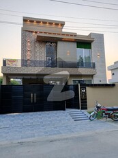 10 Marla Modern House For sale in G Block Central Park Lahore Central Park Housing Scheme