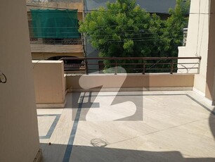 5 marla house for rent Johar Town Phase 2