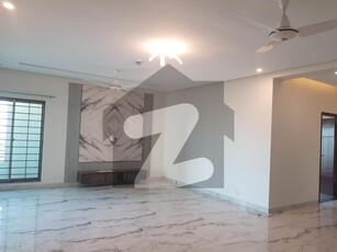 10 Marla brand new 3 bedrooms apartments +1 servant quarter In Askari 11 Askari 11 Sector D