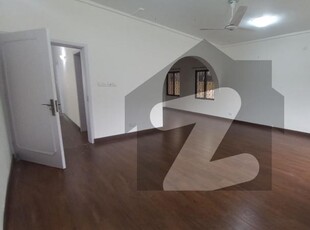 500 Sq/Yd 5 Bedroom Old House For Sale In F-7, Islamabad. F-7