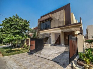 8 MARLA BRAND NEW ULTRA MODERN HOUSE FOR SALE PRIME LOCATION IN DHA 9 LAHORE DHA 9 Town