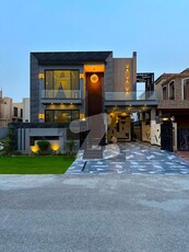 Full Basement 10 Marla House For Sale Near Dolmen Mall DHA Phase 6