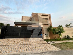 Ideal Location 1 Kanal Luxury House For Rent In DHA Phase 6 Block-M Lahore. DHA Phase 6 Block M