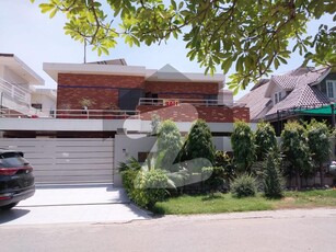 One Kanal Used Modern Design Bungalow For Sale At Prime Location Of DHA Lahore DHA Phase 3 Block X