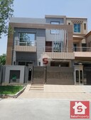 3 Bedroom House To Rent in Lahore
