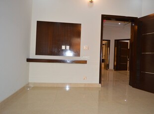 10 Marla House for Rent in Rawalpindi Bahria Town Phase-8