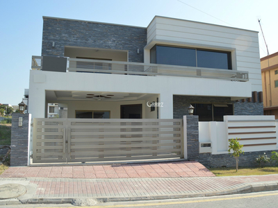 100 Square Yard House for Sale in Karachi DHA Phase-8,
