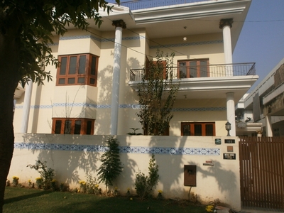2.4 Kanal House for Sale in Lahore Gulberg-3