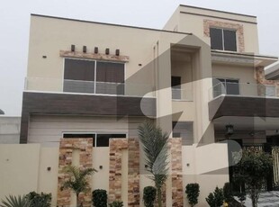 1 KANAL HOUSE FOR SALE IN BEACON HOUSE ESTATE LAHORE Bahria Town Sector C